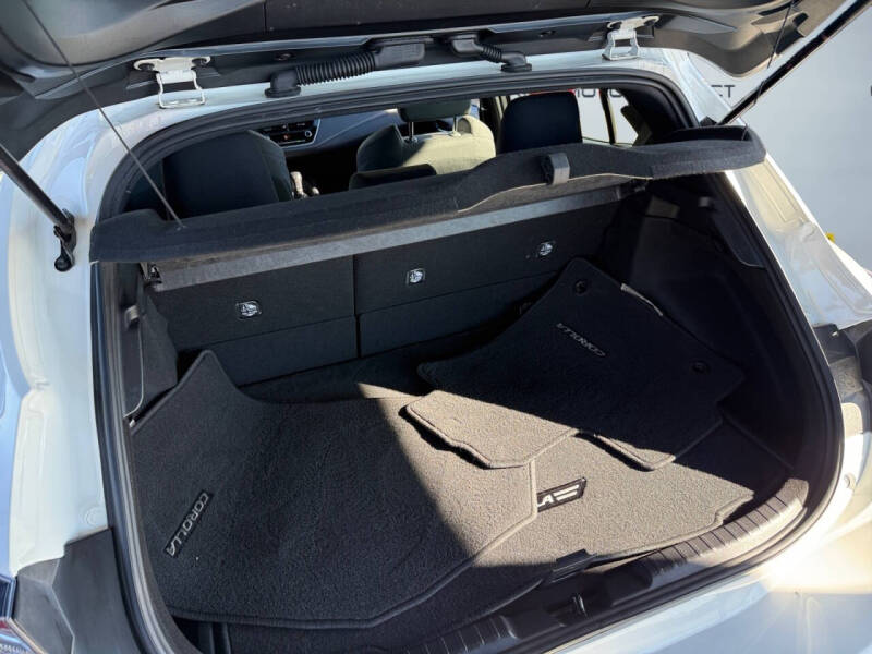 2022 Toyota Corolla Hatchback SE