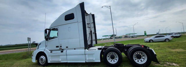 2015 Volvo VNL for sale at LANDMARK AUTO GROUP LLC in Weston, NE