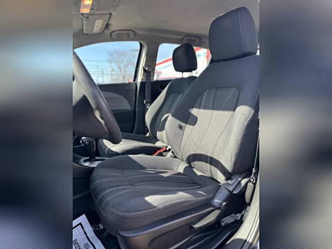 2016 Chevrolet Sonic LT Auto