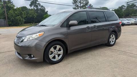 2013 Toyota Sienna for sale at Gocarguys.com in Houston TX