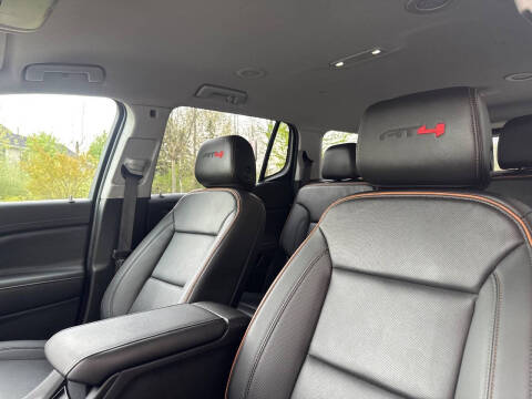 2023 GMC Acadia AT4