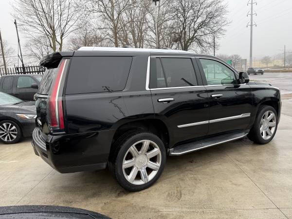 2016 Cadillac Escalade Luxury Collection