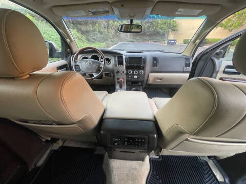 2011 Toyota Sequoia Platinum
