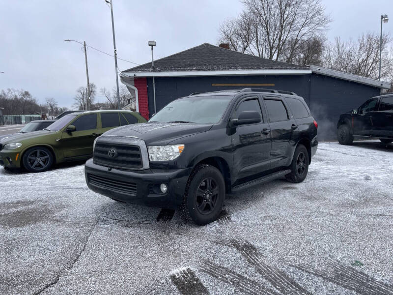 2012 Toyota Sequoia SR5's photo