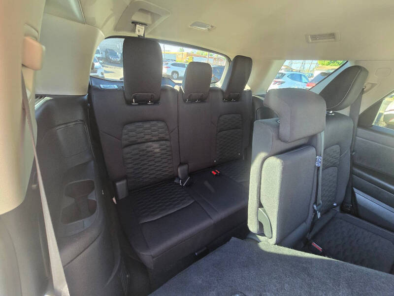 2022 Nissan Pathfinder SV