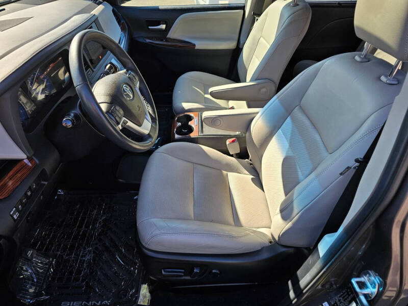 2016 Toyota Sienna