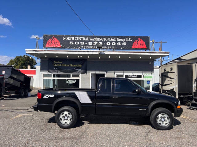 2001 Chevrolet S-10 for sale at NCW AUTO GROUP in Kennewick, WA