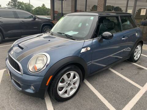 2010 MINI Cooper for sale at DRIVEhereNOW.com in Greenville NC