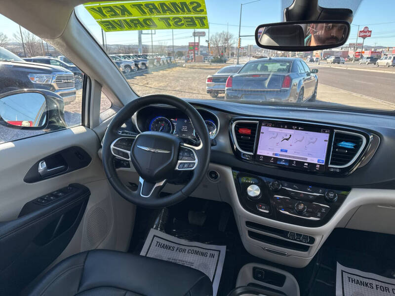 2024 Chrysler Pacifica Touring L