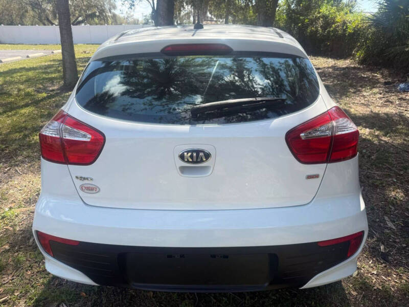 2016 Kia Rio 5-Door LX