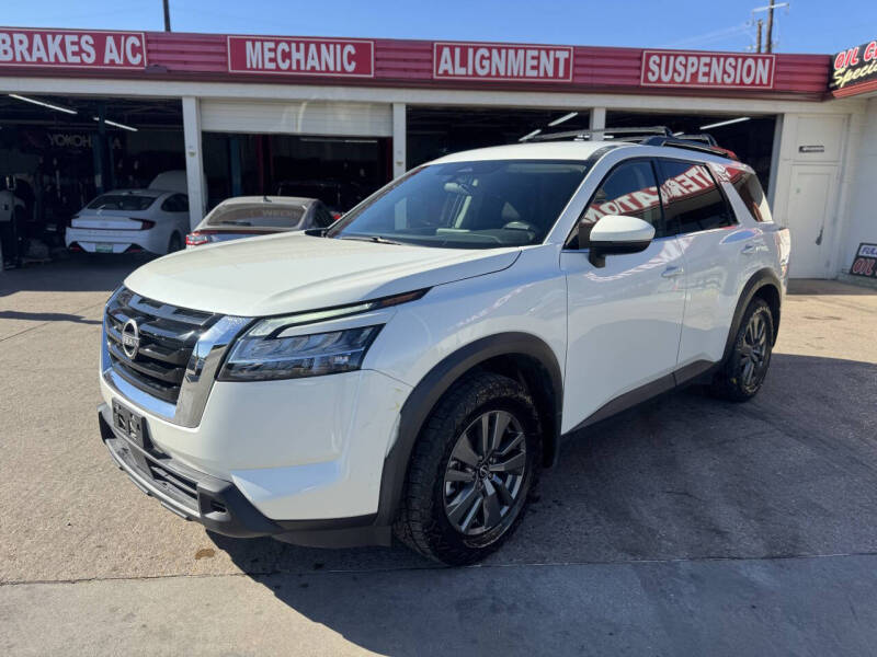 2022 Nissan Pathfinder SV