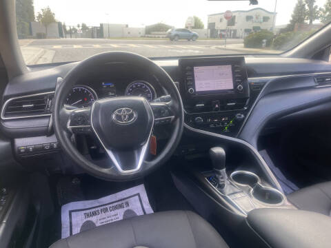 2022 Toyota Camry LE