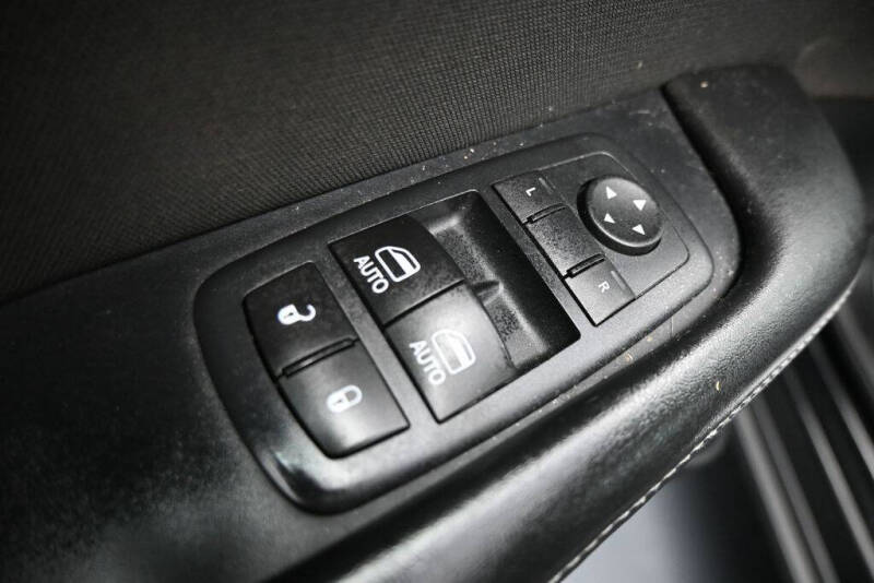 2016 Dodge Challenger R/T Shaker