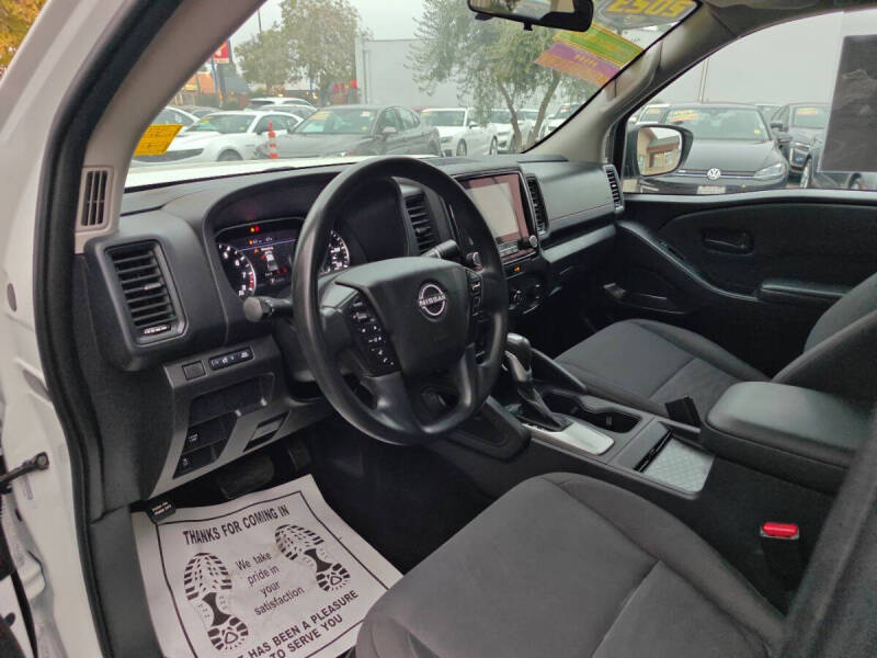 2023 Nissan Frontier S