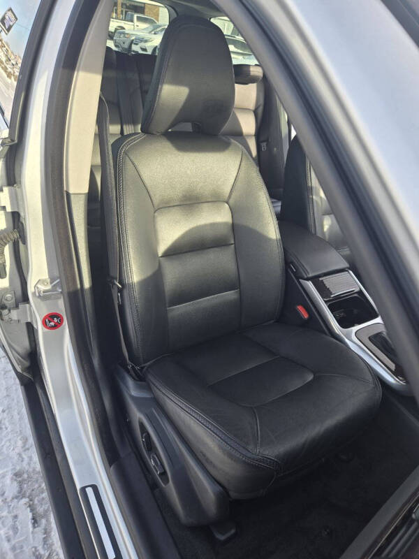 2015 Volvo XC70 T6 Platinum