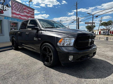 2015 RAM 1500 SLT