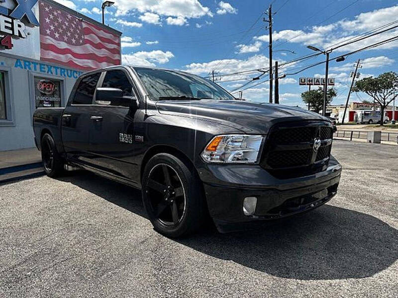 2015 RAM 1500 SLT
