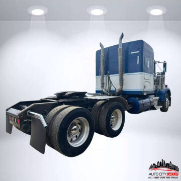 2005 Kenworth W900