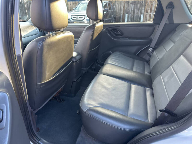 2004 Ford Escape XLT