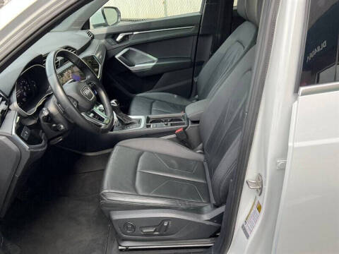 2023 Audi Q3 quattro S line Premium 45 TFSI