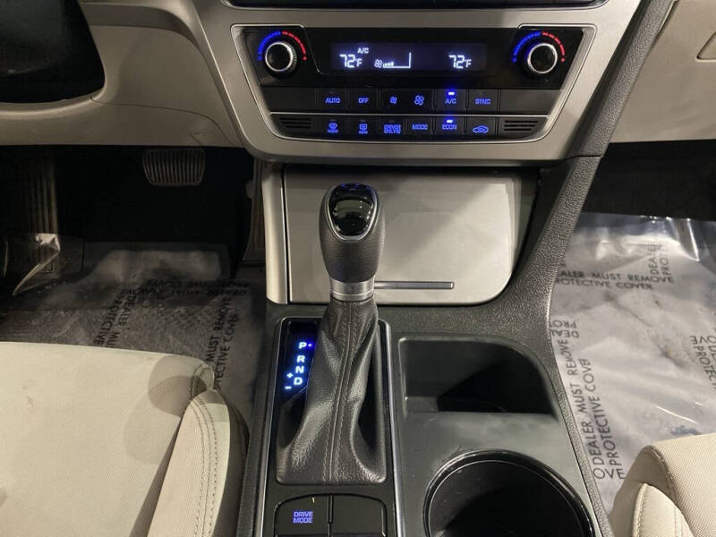 2017 Hyundai Sonata Hybrid SE