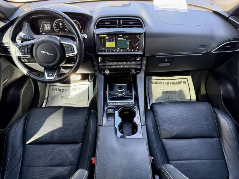 2017 Jaguar F-PACE 20d R-Sport