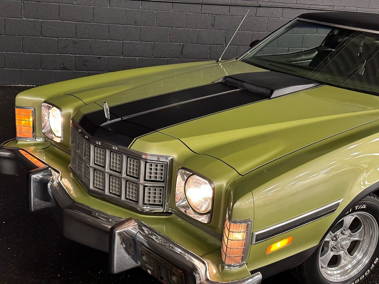 1975 Ford Torino 6