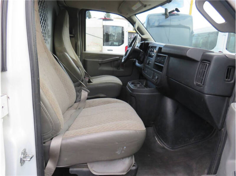 2016 GMC Savana 2500