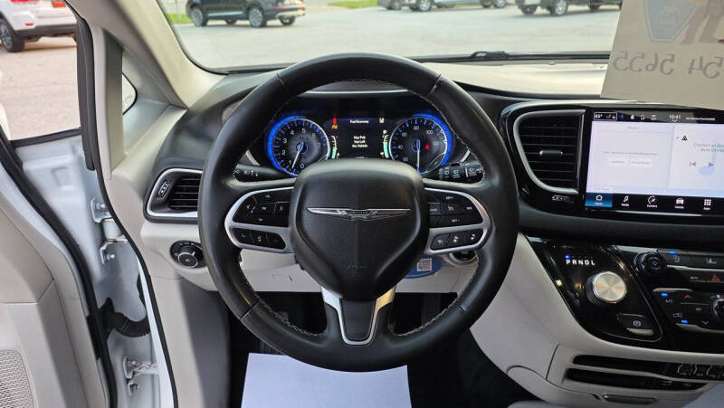 2022 Chrysler Pacifica Touring L