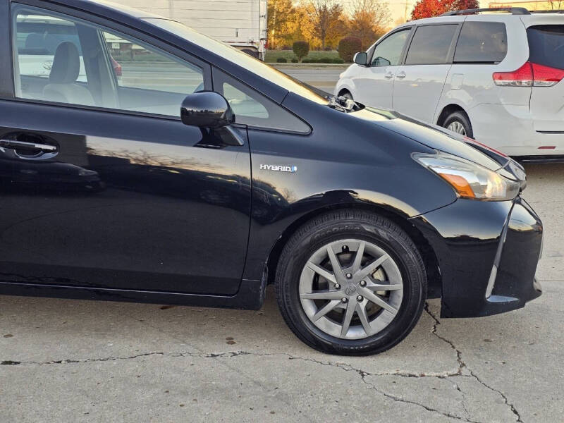 2017 Toyota Prius v Three