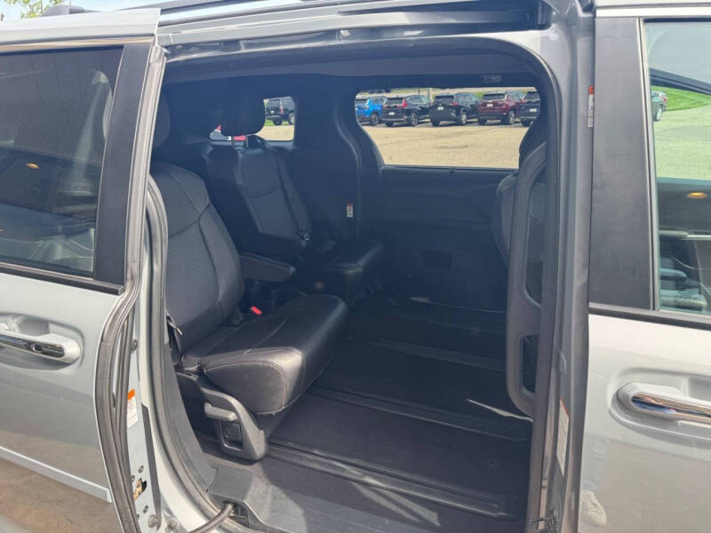 2023 Toyota Sienna Woodland Edition