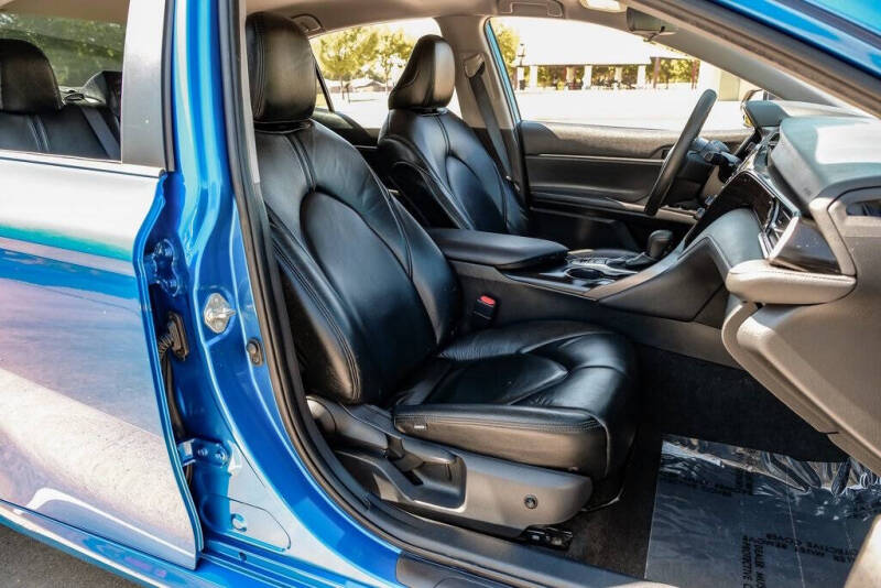 2020 Toyota Camry Hybrid LE