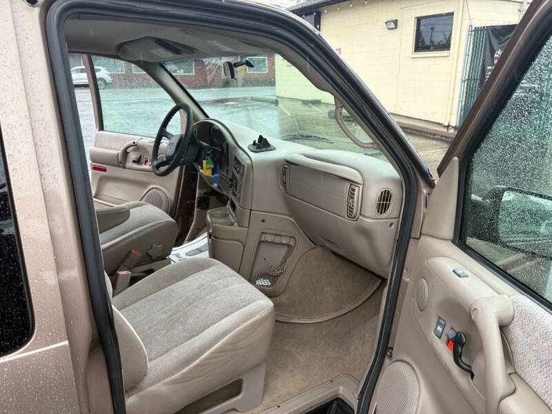 2003 Chevrolet Astro LT
