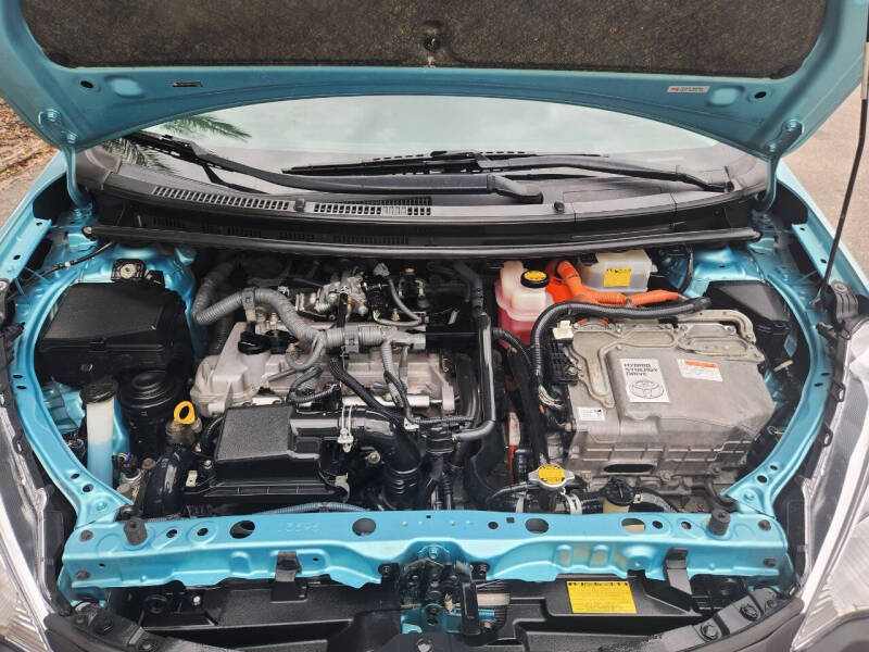 2013 Toyota Prius c Four