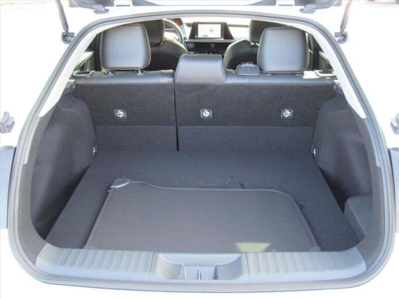 2025 Toyota Prius XLE