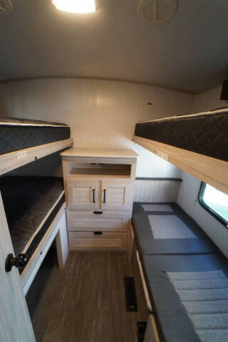 2024 Cruiser RV Shadow Cruiser 280QBS