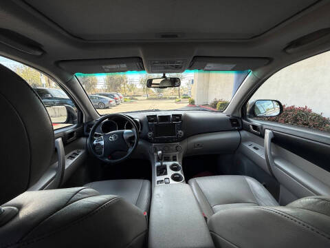 2011 Toyota Highlander SE