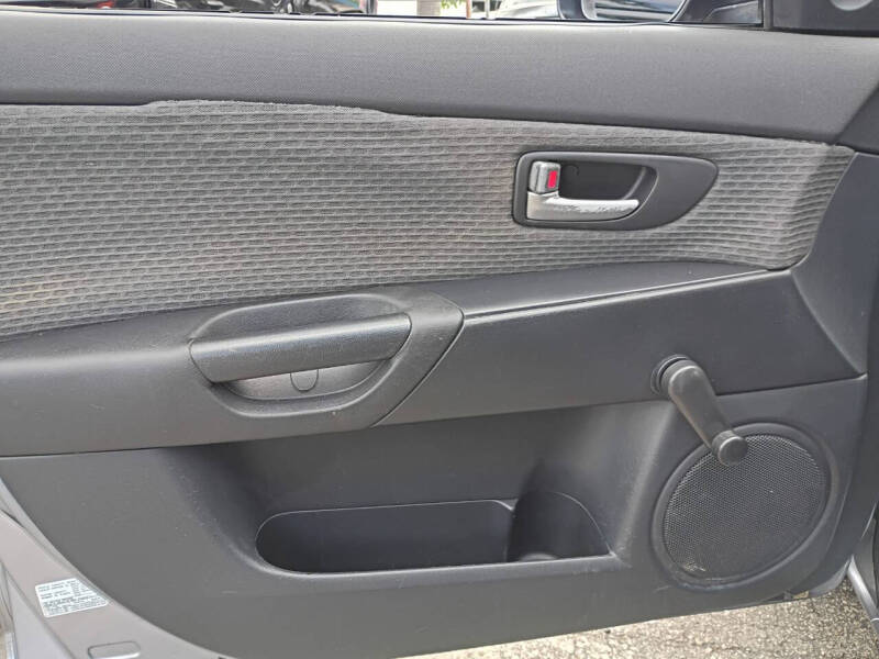 2005 Mazda MAZDA3 i