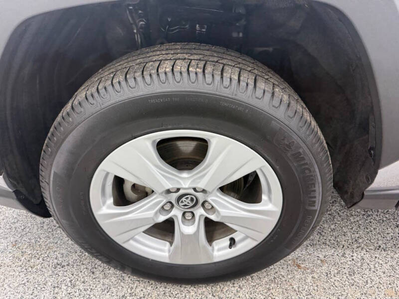 2020 Toyota RAV4 Hybrid XLE