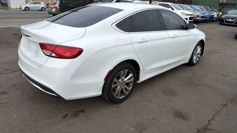 2016 Chrysler 200