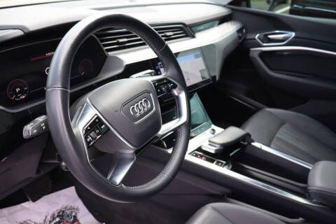 2021 Audi e-tron quattro Premium Plus
