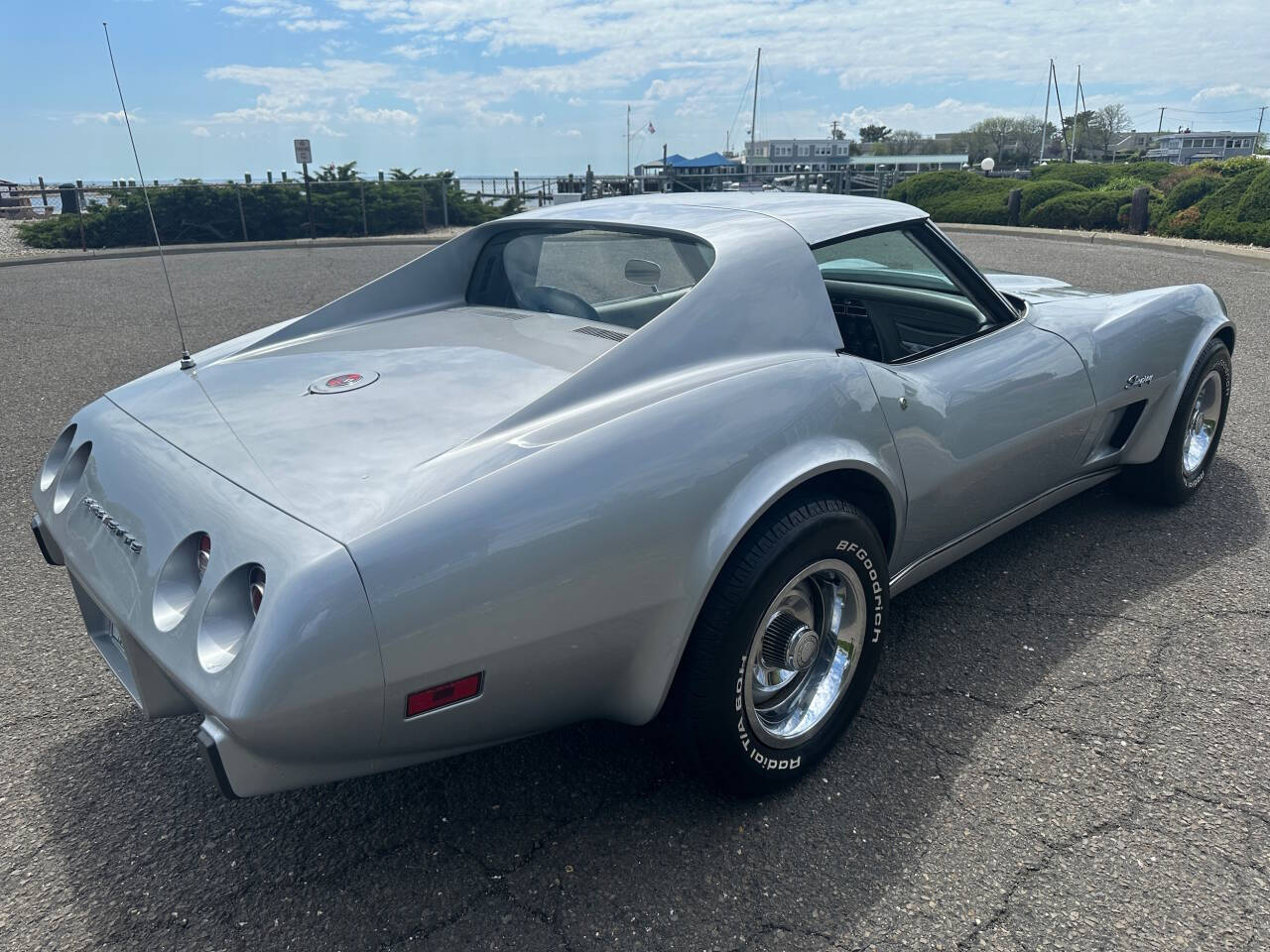 1975 Chevrolet Corvette 9