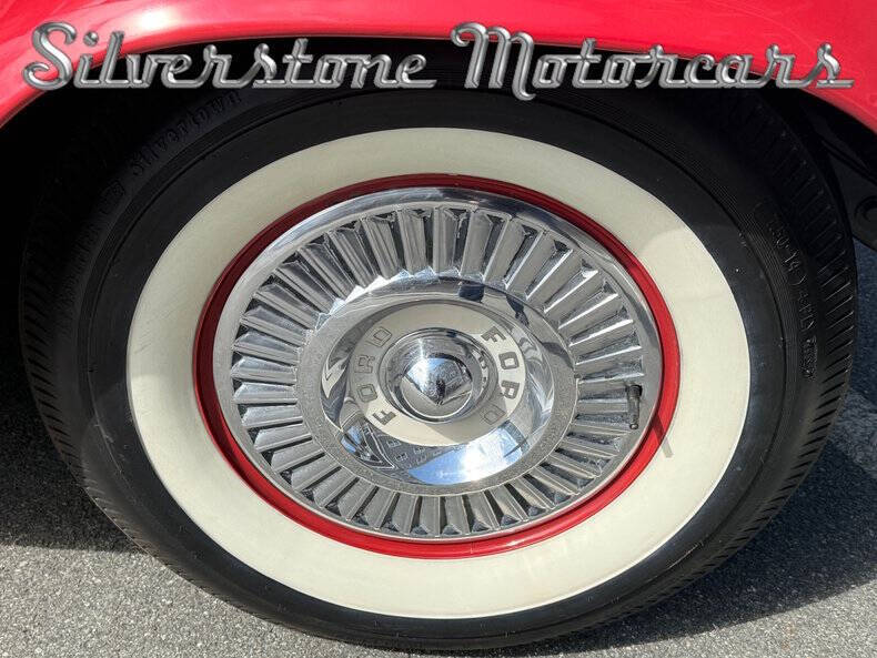 1957 Ford Thunderbird