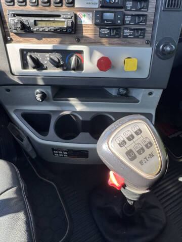 2017 Freightliner 122SD