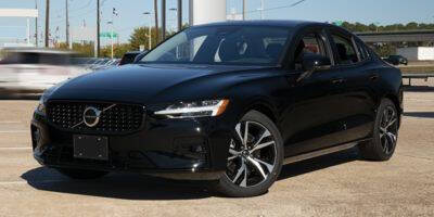 2024 Volvo S60 B5 Plus Black Edition