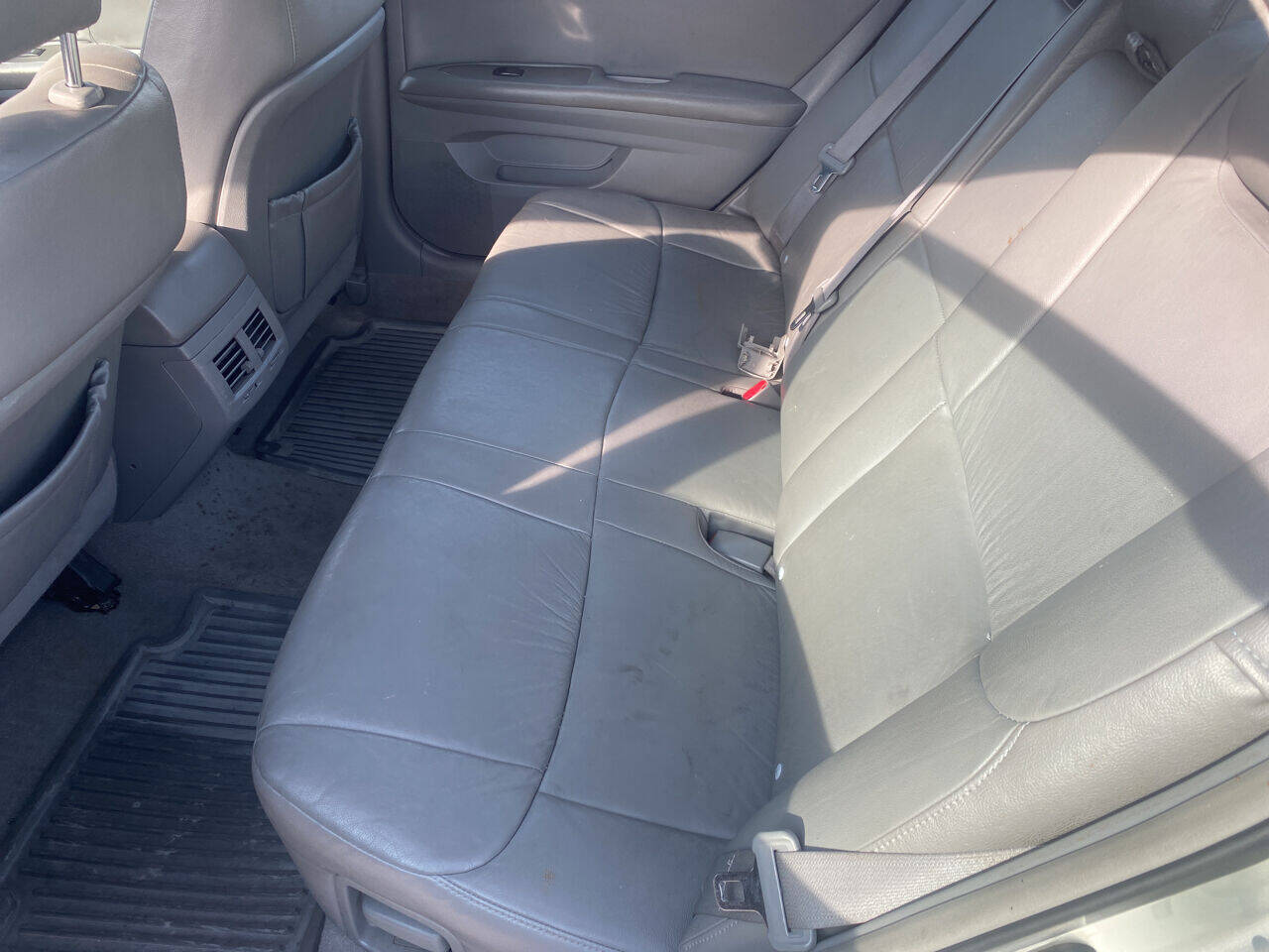 2005 Toyota Avalon XL photo