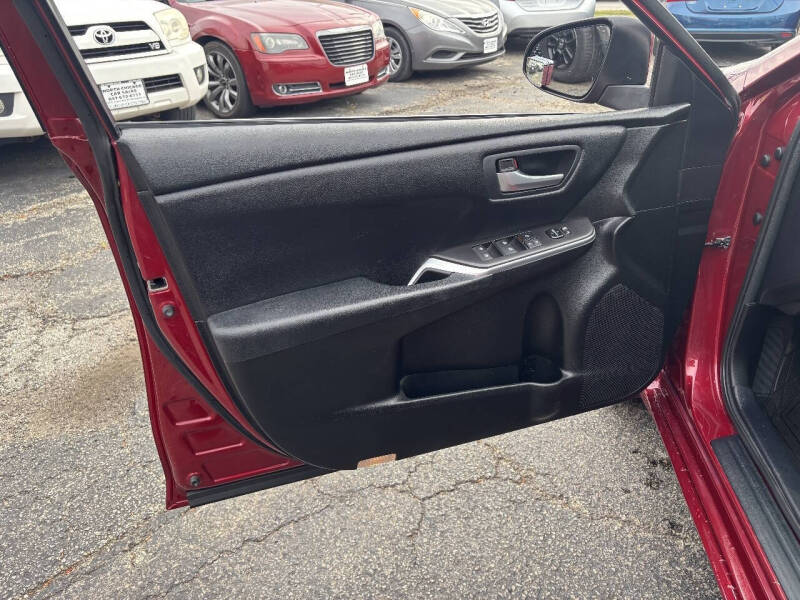 2017 Toyota Camry SE