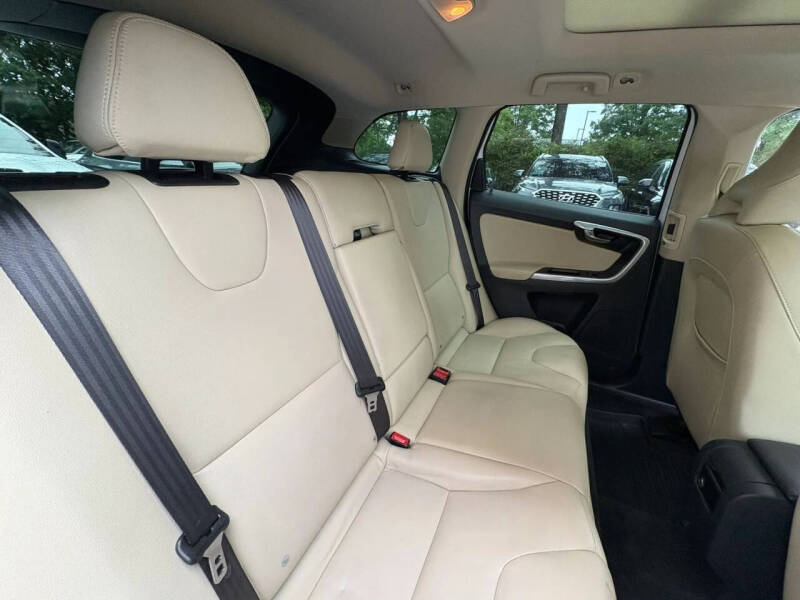 2016 Volvo XC60 T6 Drive-E