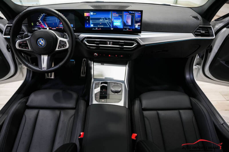 2023 BMW 3 Series 330e