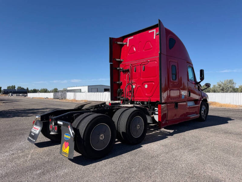 2020 Freightliner Cascadia
